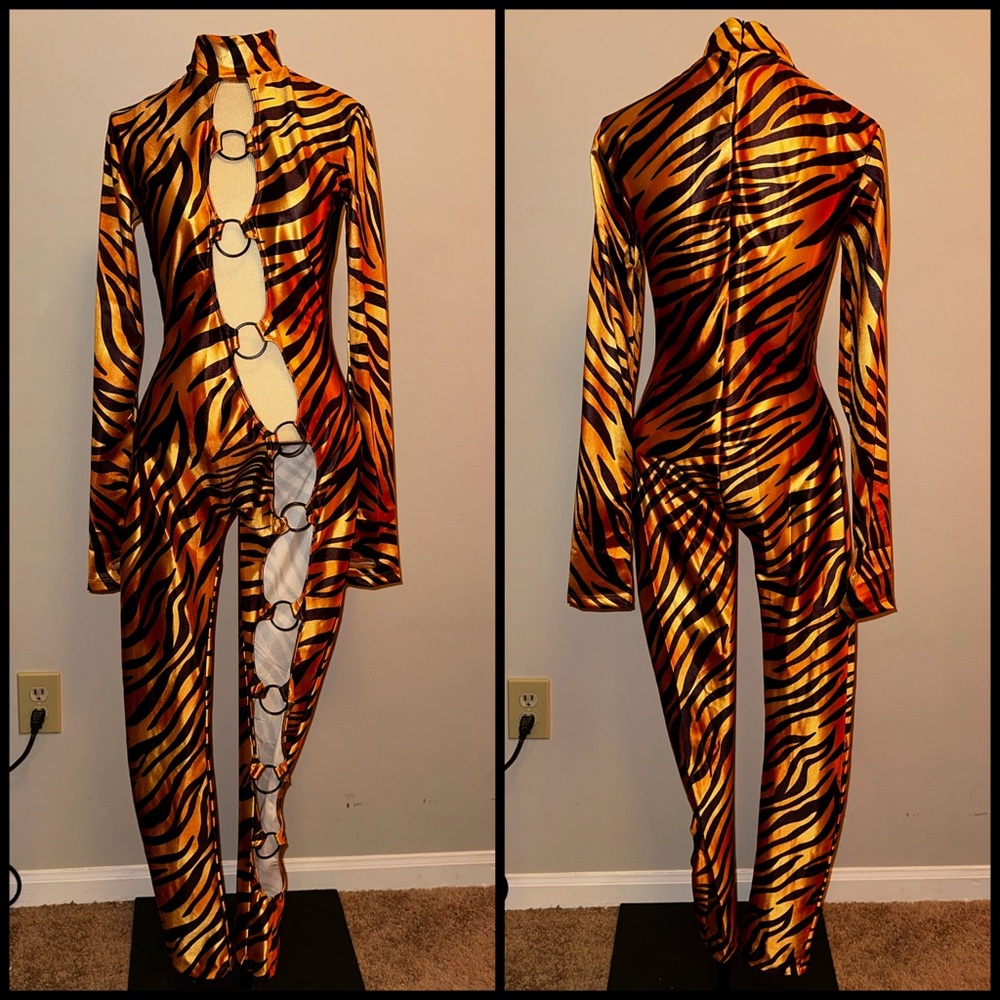 Trickz N Treatz Dolls Kill ‘WILD TIGRESS’ Tiger Bodysuit Ears Costume SET L NWT